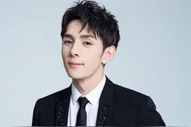 儿子李佳琦年赚2亿，父亲却在工地上班，直言：不愿意花他一分钱图片