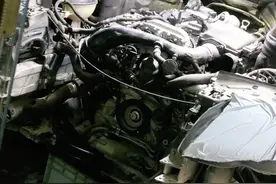 怪兽修车：翻新一辆15年奔驰GLK260，最终满血复活变新车图片