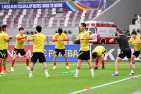 足协工作组斡旋见效，中越之战开球时间延后两小时，国脚减轻湿热之苦图片