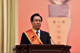 河南富豪，为家乡抗洪捐了多少钱？养猪首富捐1亿，教培富豪2千万图片