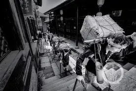 民国时期的四川，挑脚汉也能吃回锅肉抽鸦片烟图片