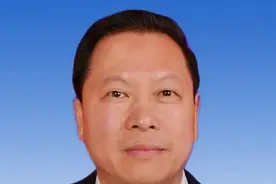 王荣华、周仕伦当选为凉山州政协副主席（照片、简历）图片