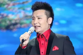 向蒋大为下跪，5登春晚的刘和刚，妻子是世界小姐比他小10岁图片