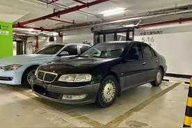 「无名经典车」蓝鸟：日产把“淘汰”产品做成极致表面豪华车图片