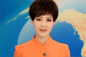 央视最“失控”女主播：直播打哈欠、竖中指遭网友侮辱，犀利回怼图片