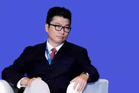 被马云崇拜，财富超越李嘉诚，拒绝花旗银行融资，王卫咋这么牛？图片