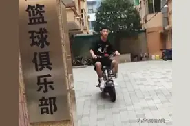 徐杰结束训练骑电动车离开引热议，广东队球员是有多喜欢电动车？图片