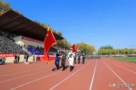 飒爽英姿，朝气蓬勃！比一比，吉林省这些高校新生军训谁的军姿更帅？图片