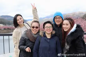 汤镇宗迎65岁生日，长女靓汤爱情事业兼顾，幼女汤乐瑶身材胜姐姐图片