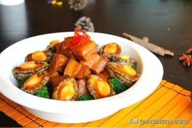 谁说鲍鱼只能在汤锅煮着吃，在山东沿海都这样吃，看完就想吃了图片