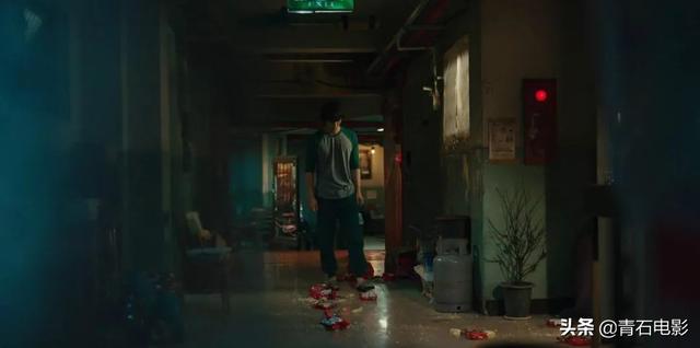 连续4天上榜，比《王国》尺度还大，不愧是一集30亿韩元的韩剧