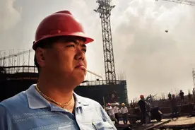 南京包工头：吃喝住全包，工资300一天，为何还是招不到人图片