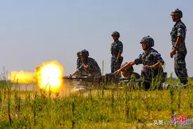 气势如虹 空降兵“准军官”对抗演练奇招百出图片