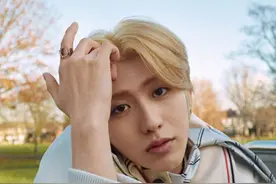 蔡徐坤最新大片曝光，金发+复古摩登造型，真的有够帅气图片