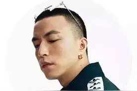 「独家专访」Jony J：蛋黄长裙和蓬松小龙虾，没有人是活在梗里的图片