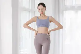 金晨直角肩性感妩媚，如何拥有同款香肩美背？5招带你高效练图片