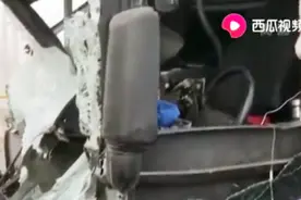 惊险一幕！大雾致京台高速宁阳段发生多车相撞事故视频封面