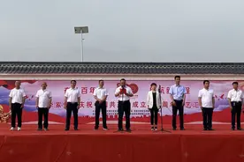 安定区李家堡镇举行“光荣在党50年”纪念章颁发仪式暨庆祝建党100周年文艺汇演活动图片