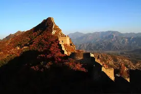 遏制长城上刻字，要多下预防功夫图片