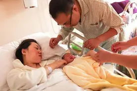 新生儿头3月，除了少抱多躺免摇晃，“两勤三不要”更是重点图片