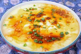 蒸鸡蛋羹，不要再直接上锅蒸，关键3步要掌握，鸡蛋嫩滑如布丁图片