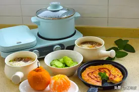 母女俩的周末早餐，简单好吃不凑合，牛肉面加鸡蛋饼，20分钟做好图片