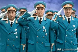 李云龙辞世楚云飞隔海致祭，孔捷抚养两位战友遗孤，丁伟被捕了？图片