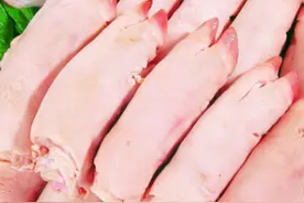 买猪蹄时，肥的和瘦的哪种好？老板教你选购技巧，下回别再买错了图片