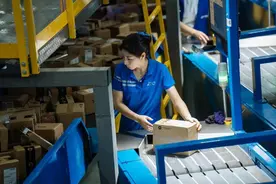 8家上市快递公司半年报对比，顺丰收入第一，中通利润及业务量均第一，快递公司开始由“量”向“质”转变图片