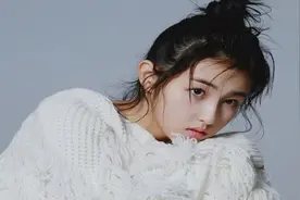 《向往的生活》定档海报，唯独张艺兴与众不同，张子枫地位不保？图片