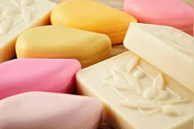 肥皂只用来洗衣服真是太可惜，它的8个隐藏妙用，一个比一个实在图片