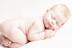 世界上最大的巨婴，一出生就36斤，猜猜母亲的肚子有多大？视频封面