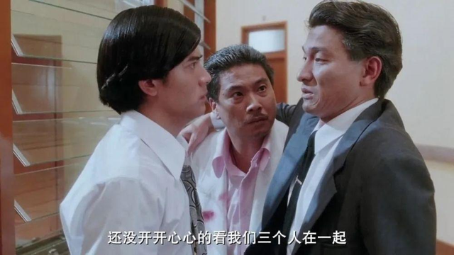 她参演了5部《逃学威龙》，戏份却越来越少，从女主逐渐演成女配