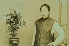 鲁迅小说《药》里革命者夏瑜的原型是秋瑾吗？秋瑾是个怎样的人？图片