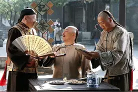 乾隆出上联：“东岳庙，唱西厢，南腔北调”，纪晓岚巧妙对出下联图片