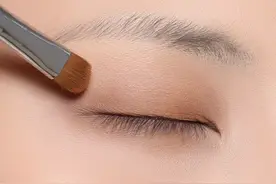 单眼皮眼妆怎么画好看？不用双眼皮贴的迷人大眼妆画法图片