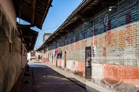 广东存在感最低的县，总面积仅2131平方千米，有客家人才懂的建筑图片