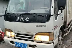 怀化城区查获5台非法经营成品油流动加油车图片