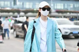 戚薇、泫雅40度穿长靴不怕悟出痱子吗？答：美就够了图片