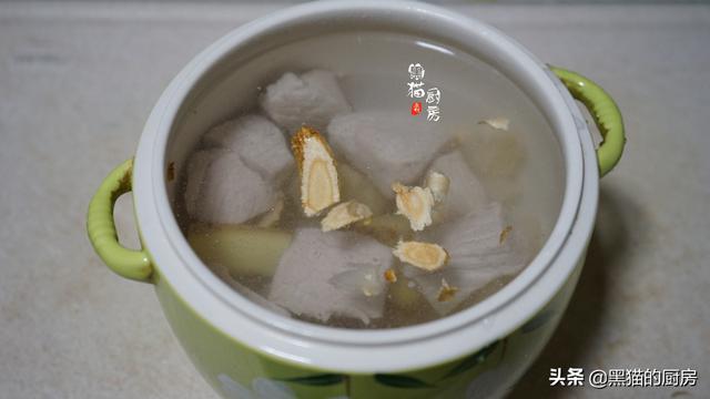 花旗参煲花胶花胶鸡汤 2026年花旗参炖花胶鸡汤的功效与作用