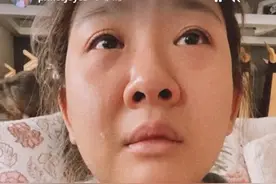 郑少秋女儿深夜崩溃，对镜头抹泪，憔悴模样惹人疼图片