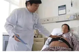 山东38岁高龄产妇生二胎，怀了个双胞胎，生出来后全家陪着产妇哭图片