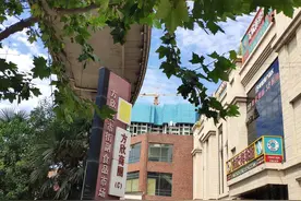 西安方欣海鲜市场实拍：交通畅通，部分围挡图片