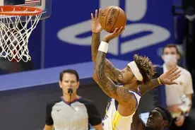 17分4助4帽！维金斯变了，他的枸杞杯可能被追梦格林没收了图片