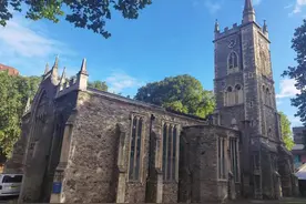 用了三个月时间历经重重困难和曲折送儿子去了英国图片