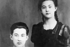 17岁嘎丽娅，劝450名日军投降，却被粗暴拖入要塞，只剩一块头巾图片