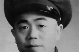 聂凤智将军笑微微（组图）图片