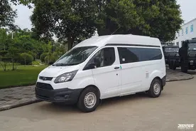 不到20万买福特房车？2.0T汽/柴油动力，还能选横床/纵床布局图片