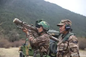 快准狠！西藏民兵装备肩扛式防空导弹：5秒锁定反制敌方战机图片