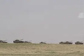 解放军“打印”实力有多强？随时调动5000人合成旅，大炮上百门图片